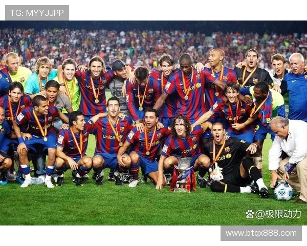 天下足球节目中巴萨欧冠比赛精彩回放