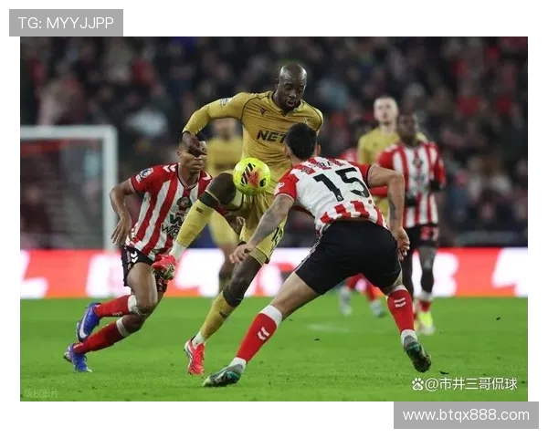 英超出售球队：讨论英超球队被出售或转手的情况。