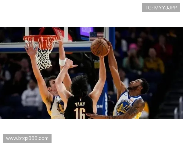 文班在单场比赛中砍下20分15板5帽并贡献8个进攻板成马刺队史第三人追平邓肯伟业